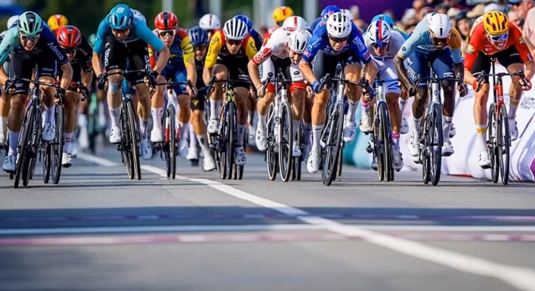 Tour de France Femmes : moteur d’une révolution économique dans le sport féminin qui prend enfin son envol